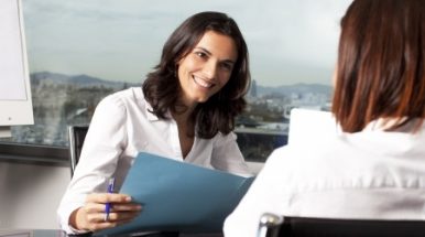 Redeban impulsa el trabajo femenino