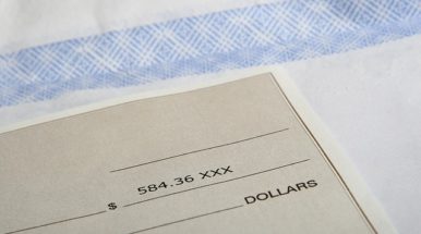 Empleados públicos de Costa Rica toman calles en defensa de salarios