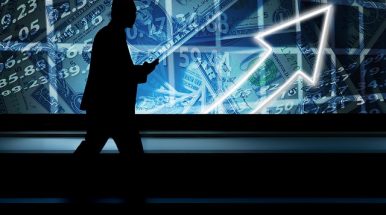 Crecimiento en sectores económico no crea más empleos en Costa Rica