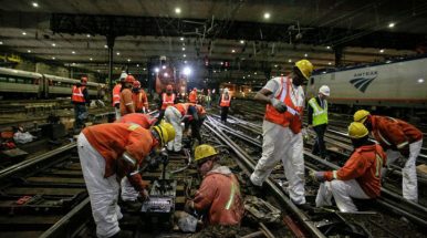 Economía de EE.UU. añade 225.000 empleos este año